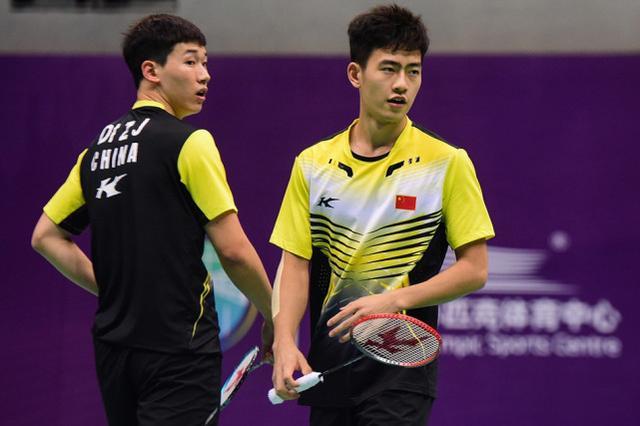 他的父亲对 他的父亲对