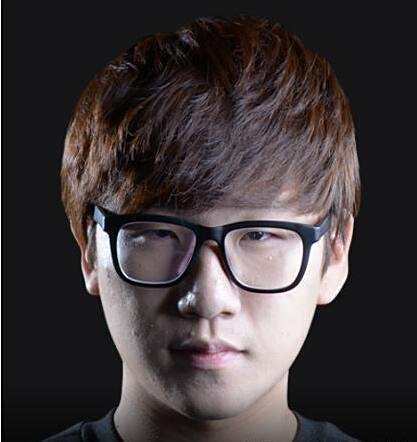 卡拉菲奥里：特罗萨德变成对手很有趣，面对他真的不容易